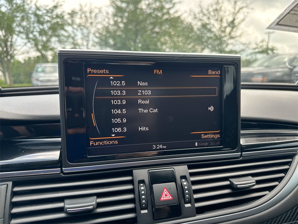 Vehicle image 21 of 29