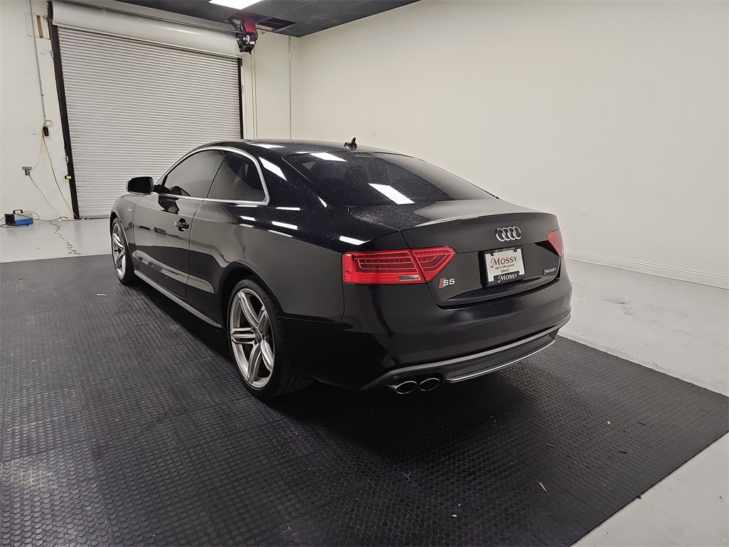 Vehicle image 8 of 32