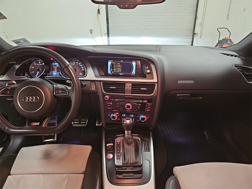 Vehicle image 19 of 32