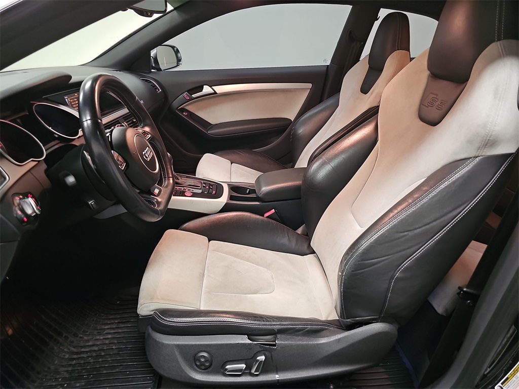 Vehicle image 18 of 32