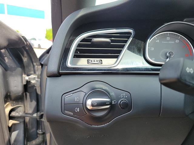 Vehicle image 23 of 26