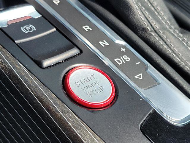 Vehicle image 20 of 26