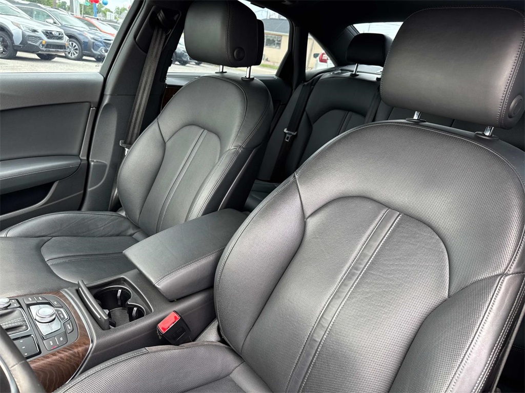 Vehicle image 16 of 28