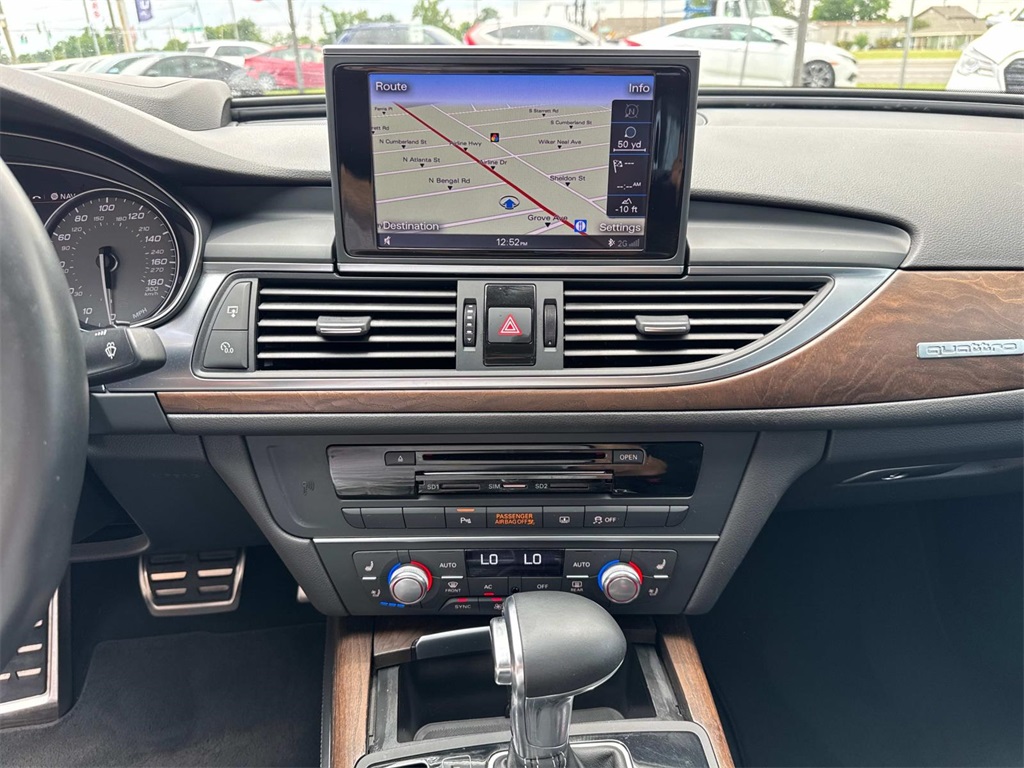 Vehicle image 24 of 28