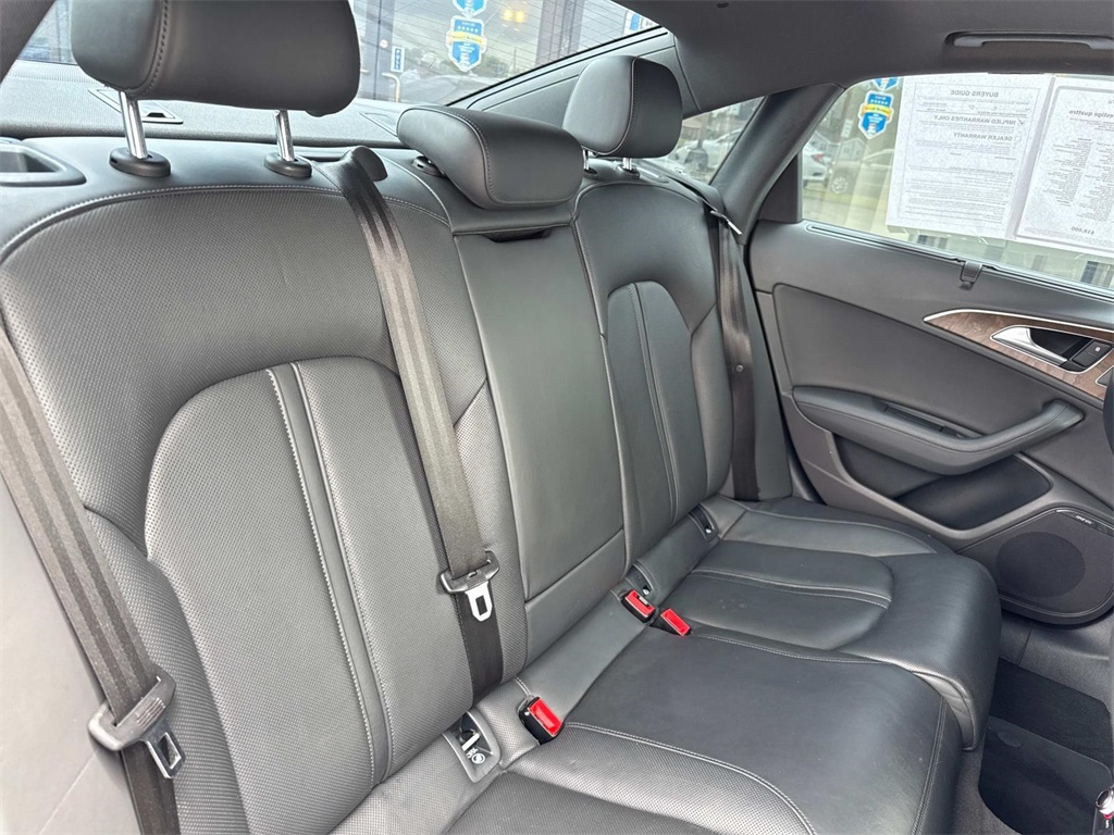 Vehicle image 9 of 28