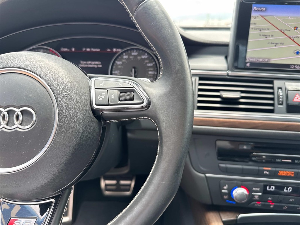 Vehicle image 23 of 28