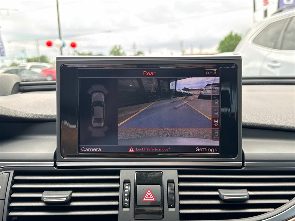 Vehicle image 26 of 28