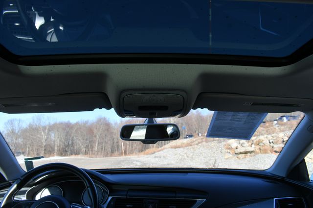 Vehicle image 19 of 33