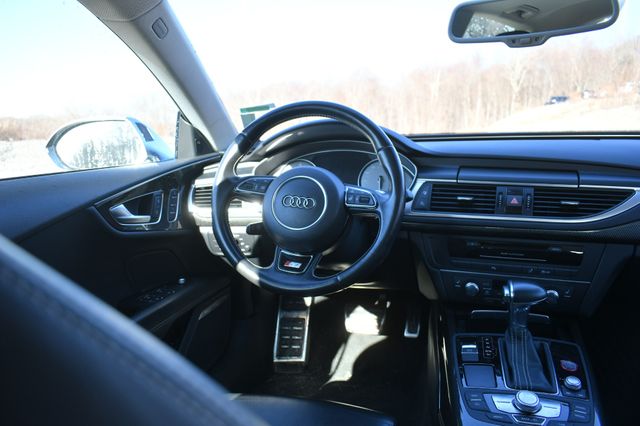 Vehicle image 16 of 33
