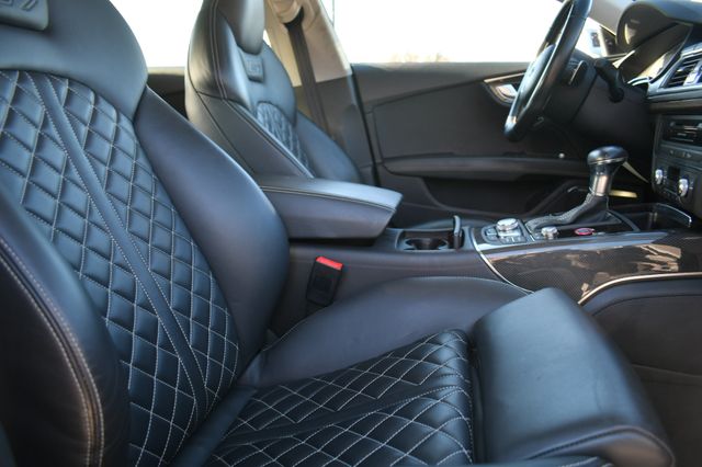 Vehicle image 11 of 33