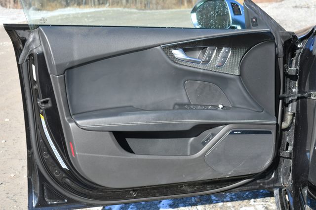 Vehicle image 22 of 33