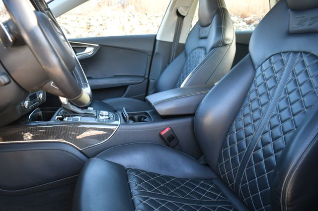 Vehicle image 23 of 33
