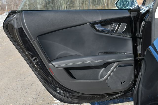 Vehicle image 21 of 33