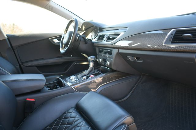 Vehicle image 10 of 33
