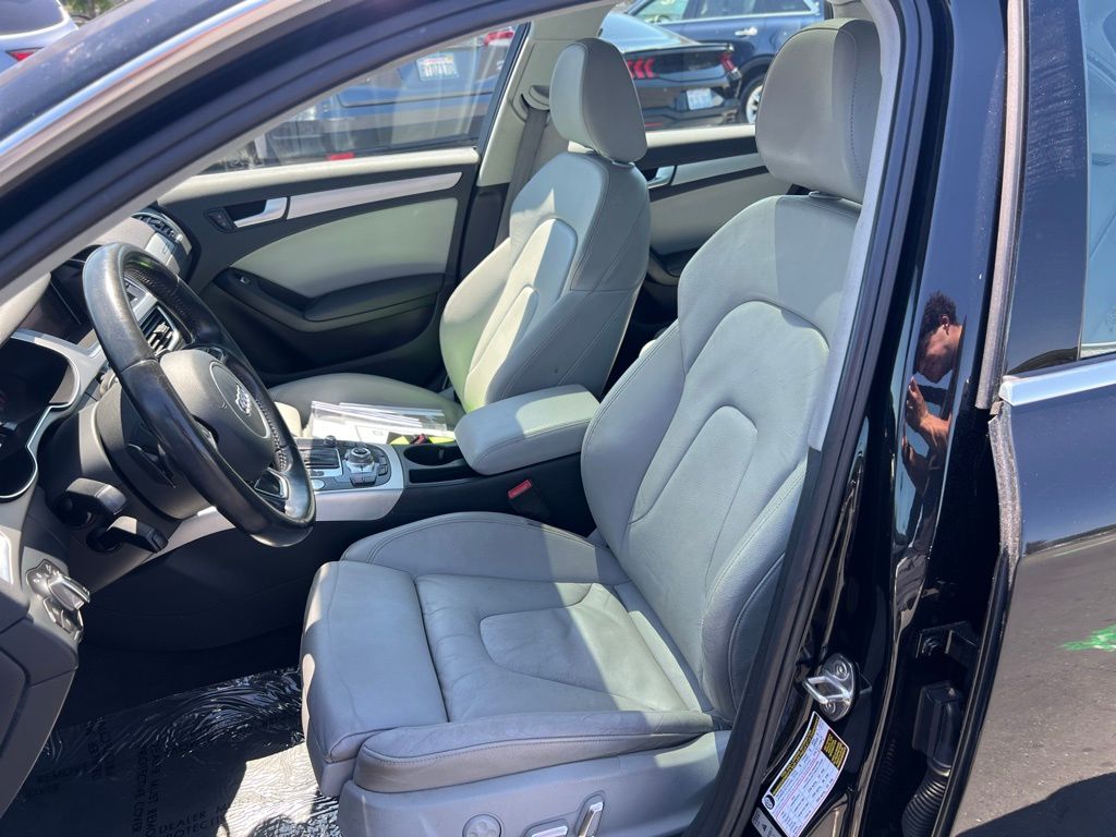 Vehicle image 13 of 30
