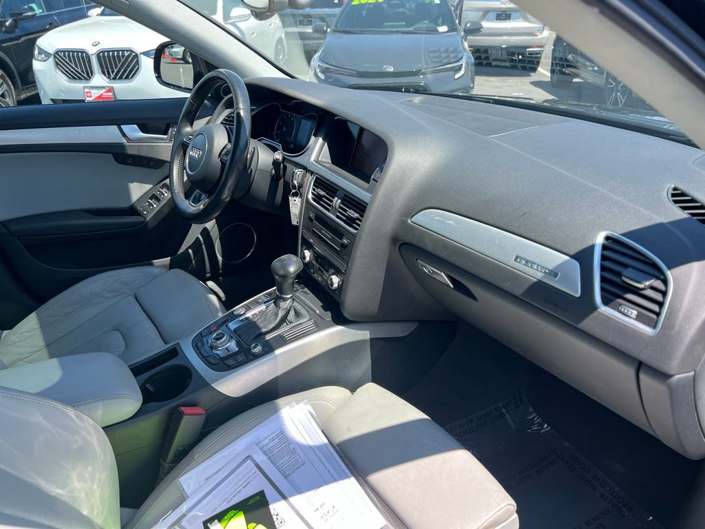 Vehicle image 10 of 30