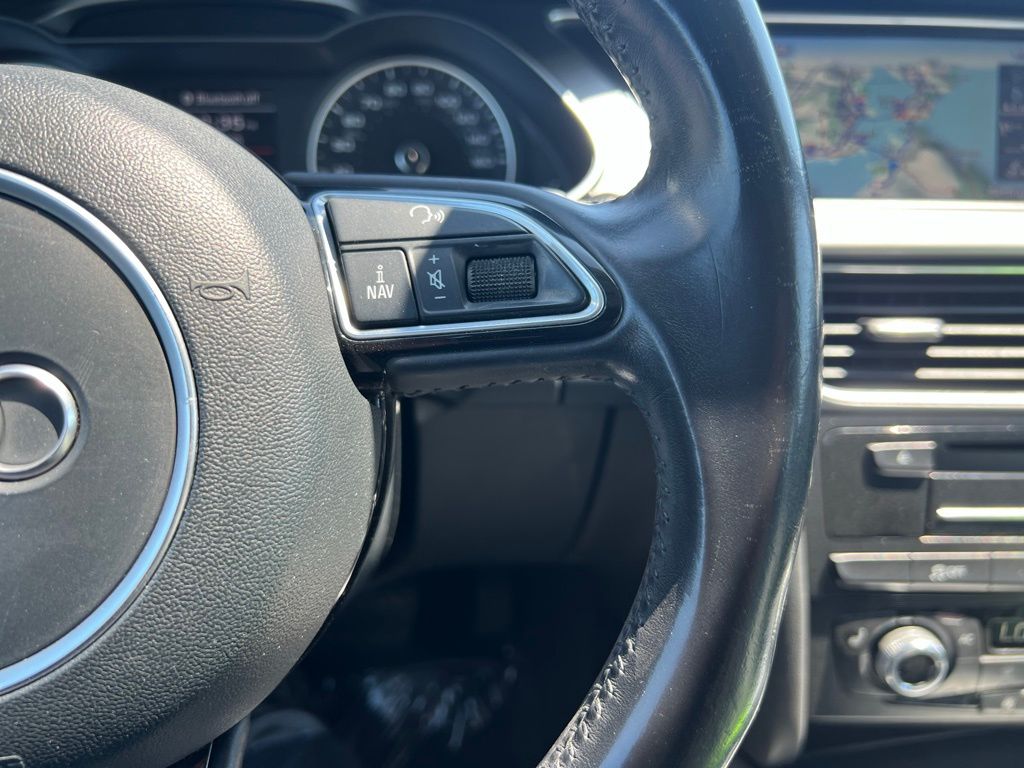 Vehicle image 21 of 30