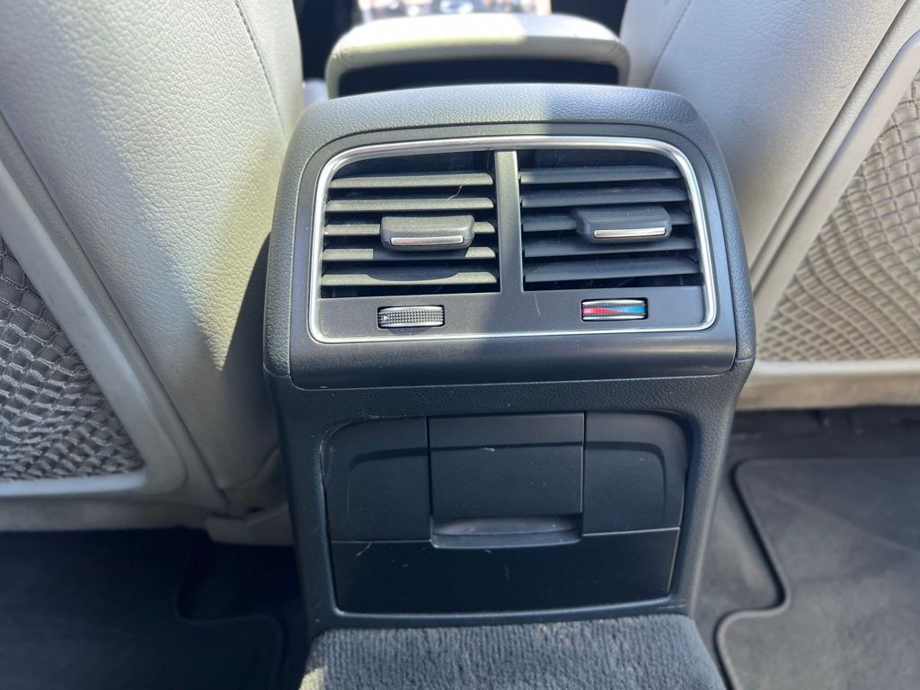 Vehicle image 29 of 30