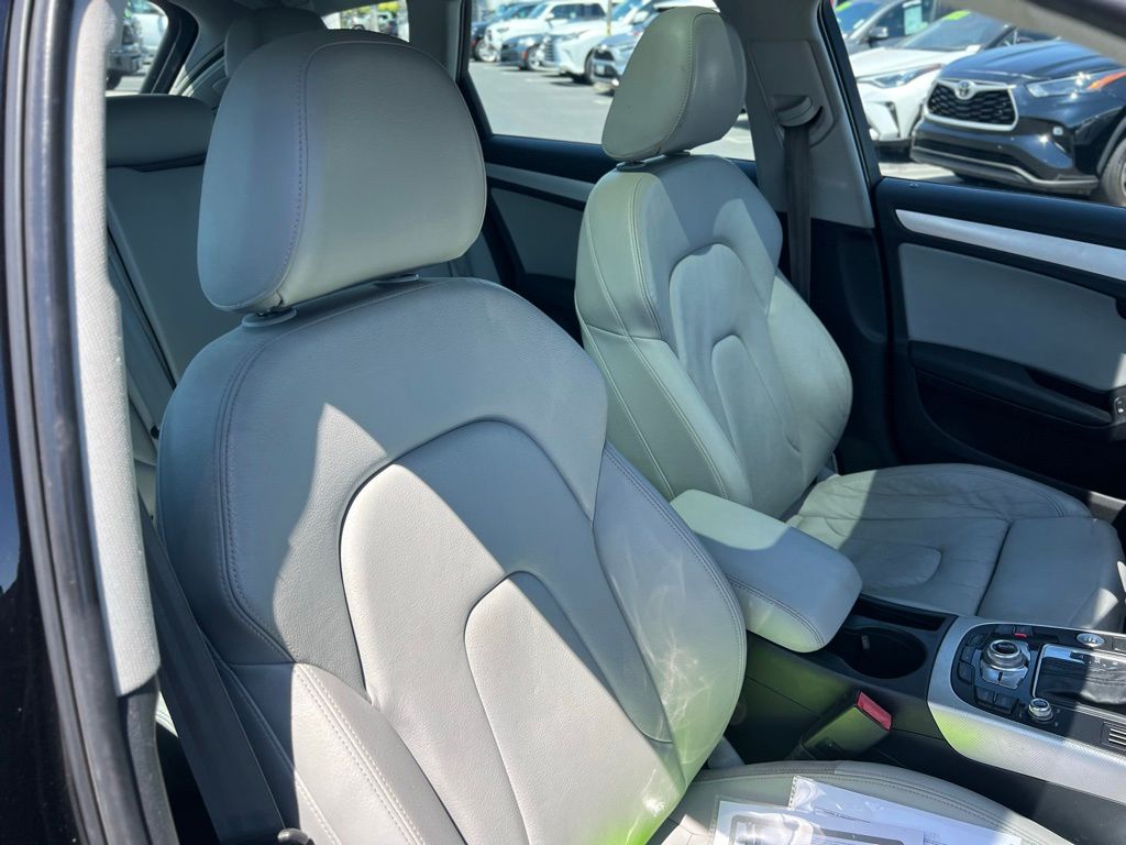 Vehicle image 14 of 30