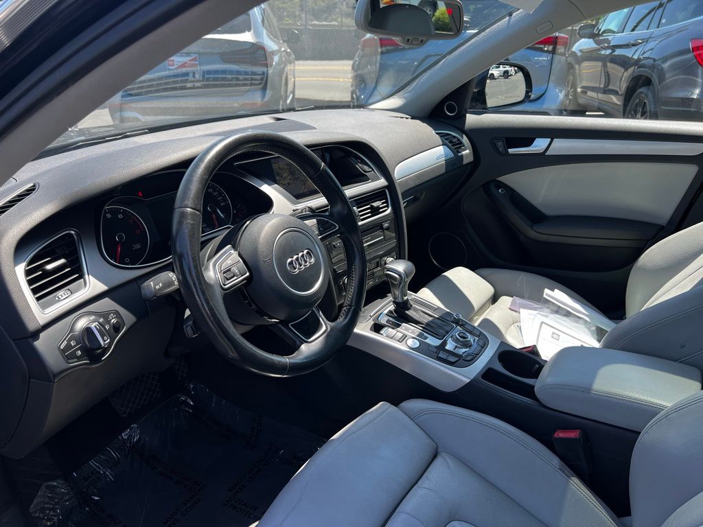 Vehicle image 8 of 30