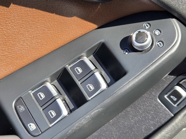 Vehicle image 13 of 20
