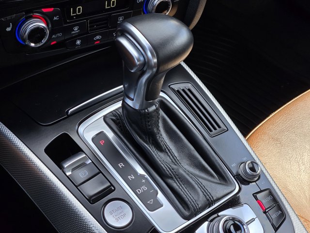 Vehicle image 17 of 20