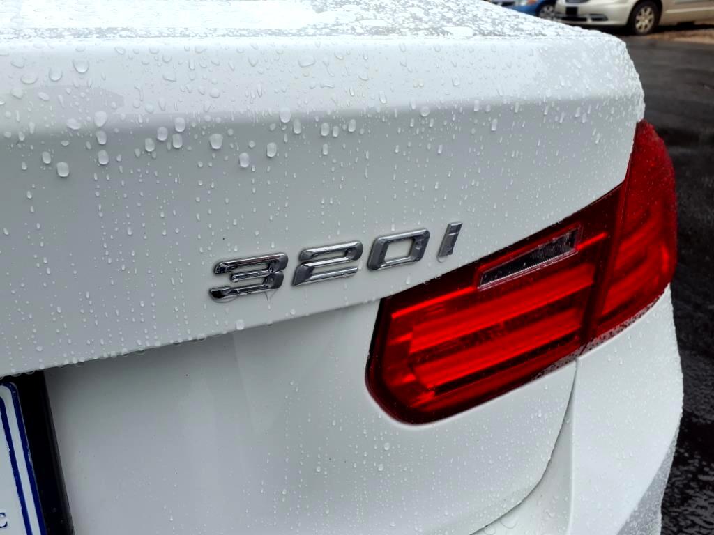 Vehicle image 21 of 26