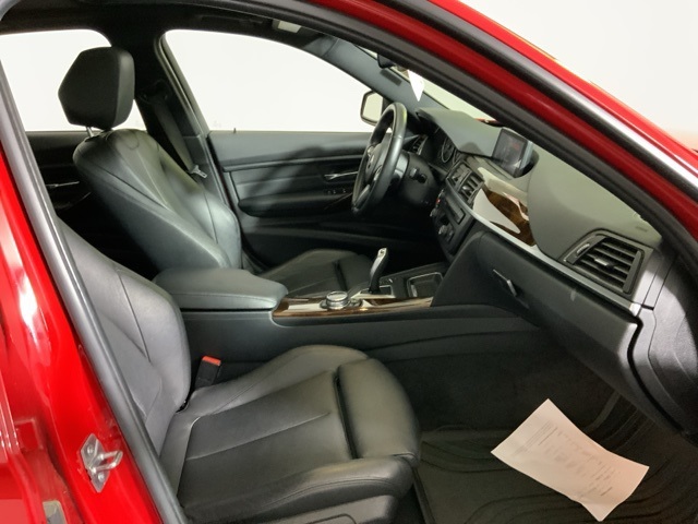 Vehicle image 23 of 47