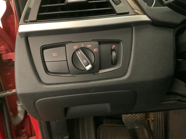 Vehicle image 41 of 47
