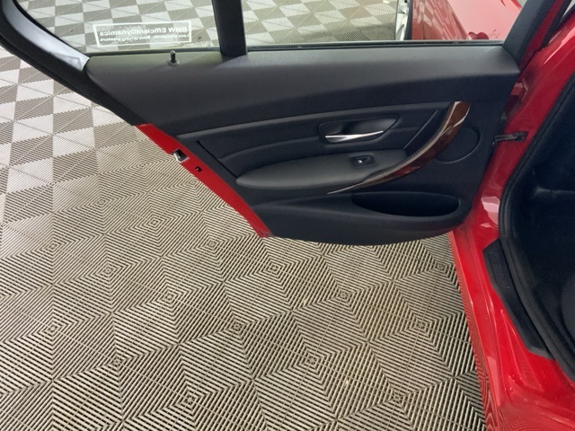 Vehicle image 40 of 47