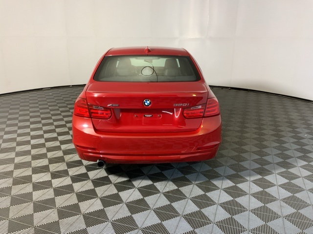 Vehicle image 9 of 47
