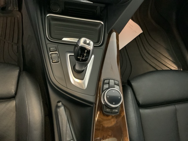 Vehicle image 36 of 47