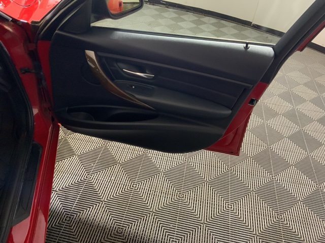 Vehicle image 43 of 47