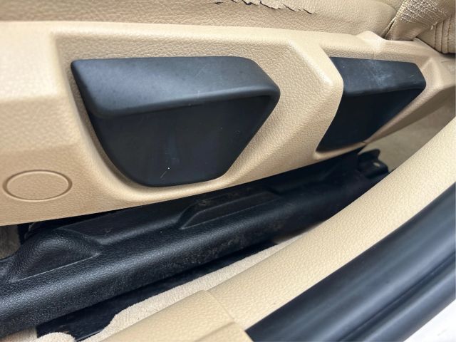 Vehicle image 38 of 44