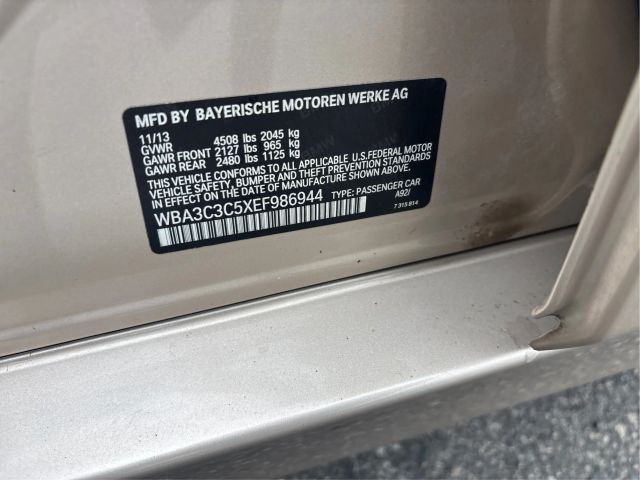 Vehicle image 33 of 44