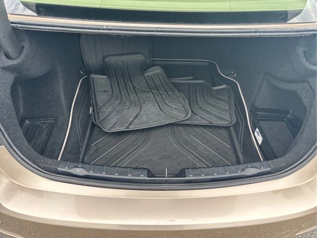 Vehicle image 14 of 44