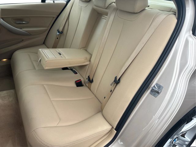 Vehicle image 15 of 44