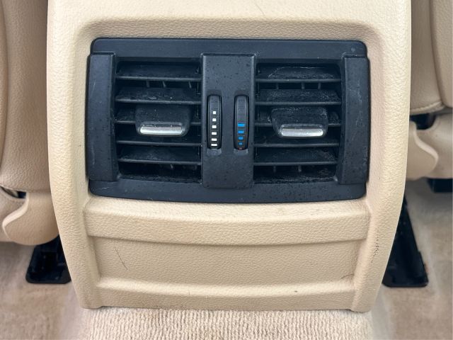 Vehicle image 29 of 44