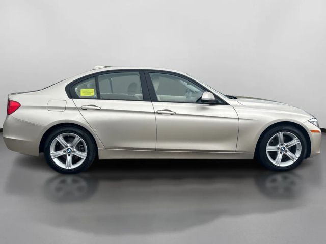Vehicle image 6 of 44