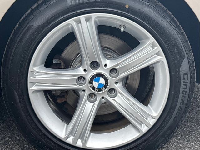 Vehicle image 12 of 44