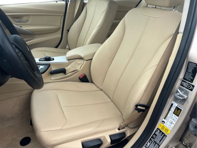 Vehicle image 16 of 44