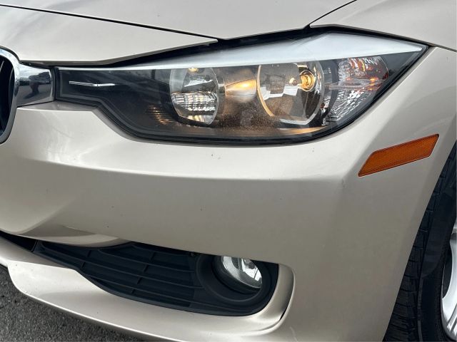 Vehicle image 28 of 44