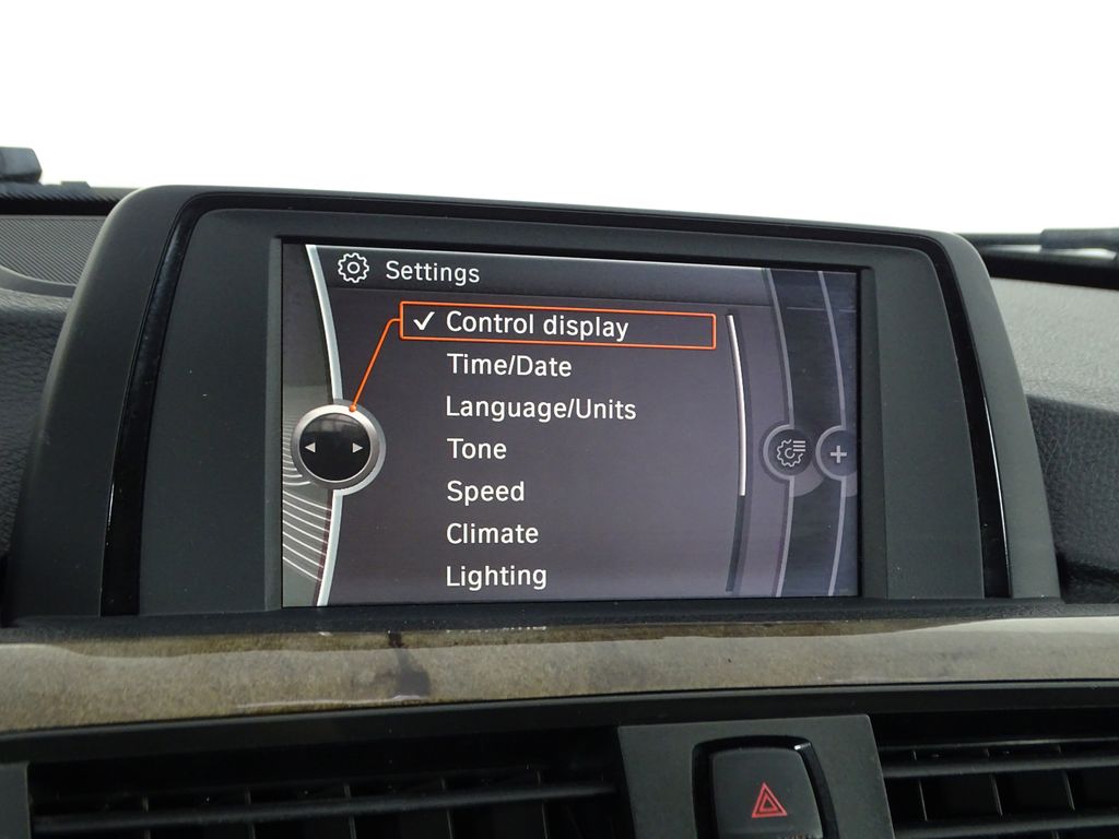 Vehicle image 26 of 38
