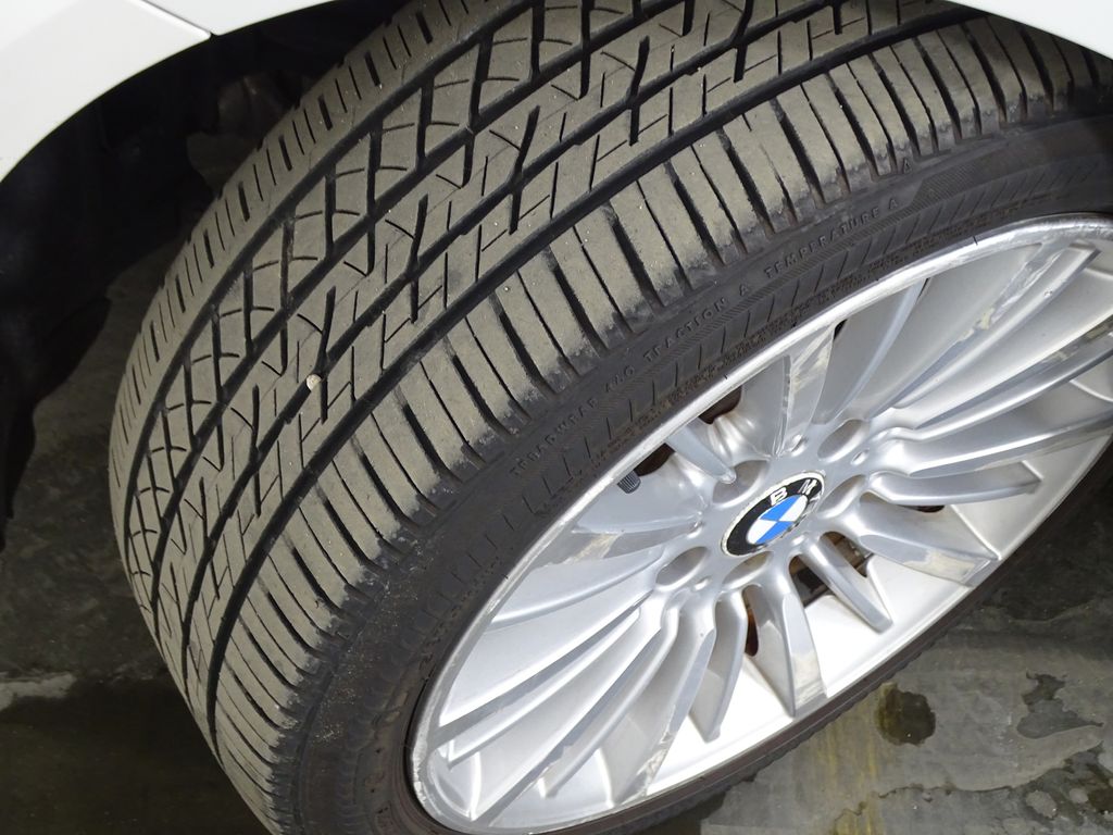 Vehicle image 9 of 38