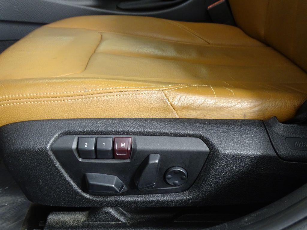 Vehicle image 32 of 38