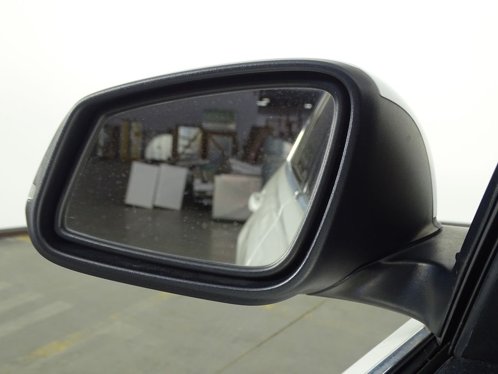 Vehicle image 37 of 38