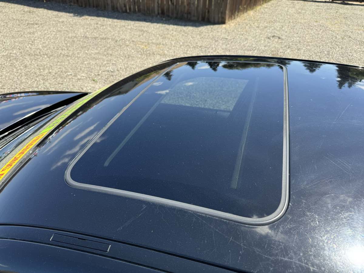 Vehicle image 11 of 16