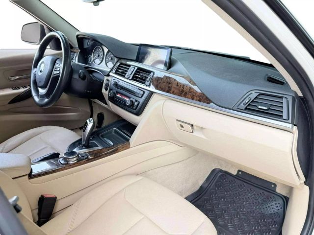 Vehicle image 15 of 22