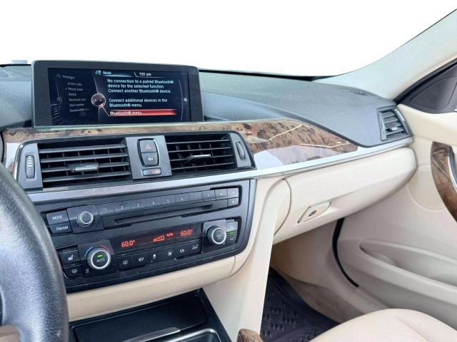 Vehicle image 20 of 22