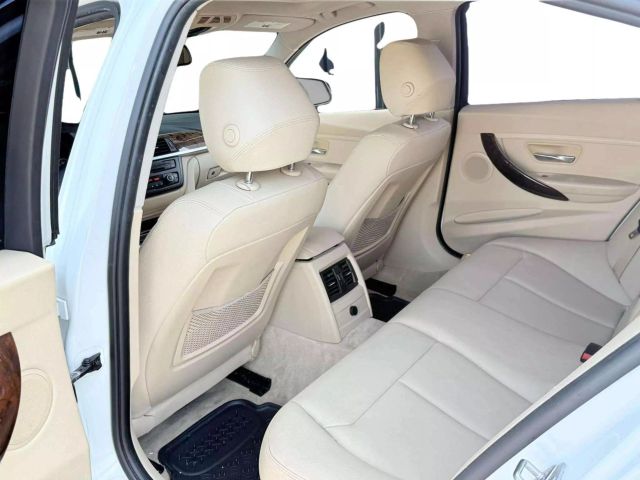 Vehicle image 12 of 22